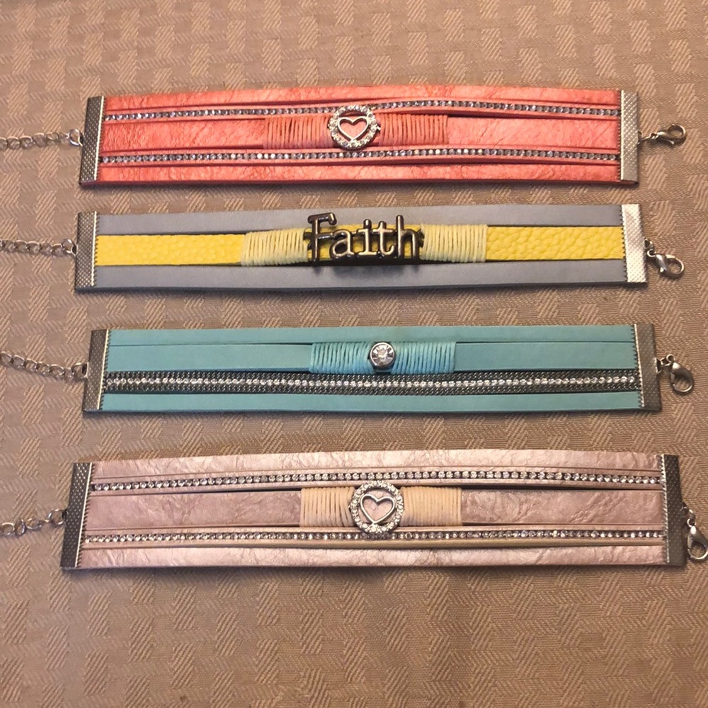 Set of 4 bracelets